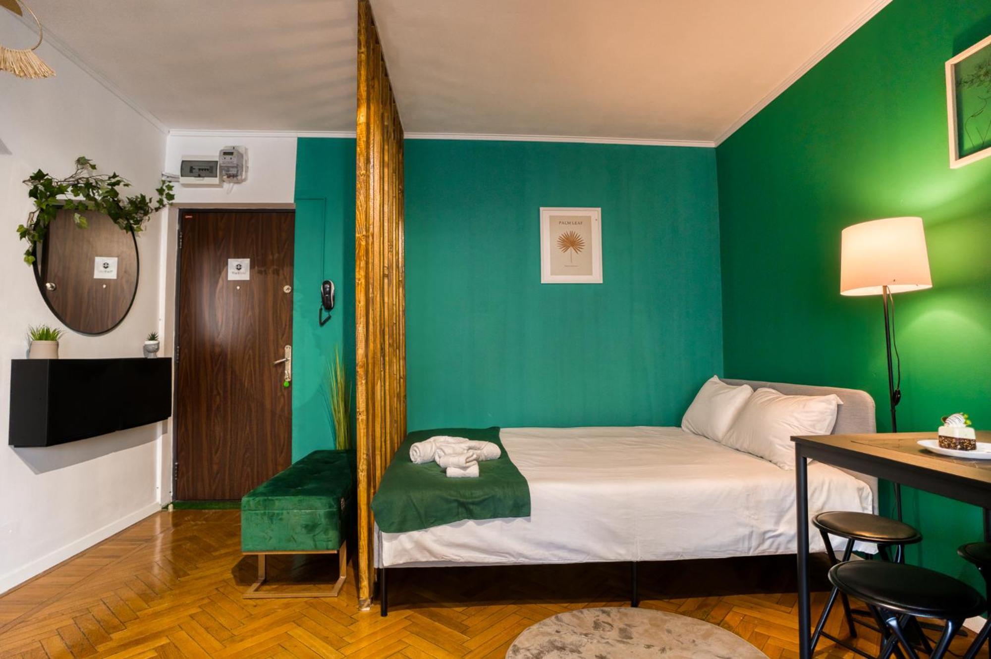 Hacienda Royal Palace - Central Designer Apartment Bukarest Eksteriør billede