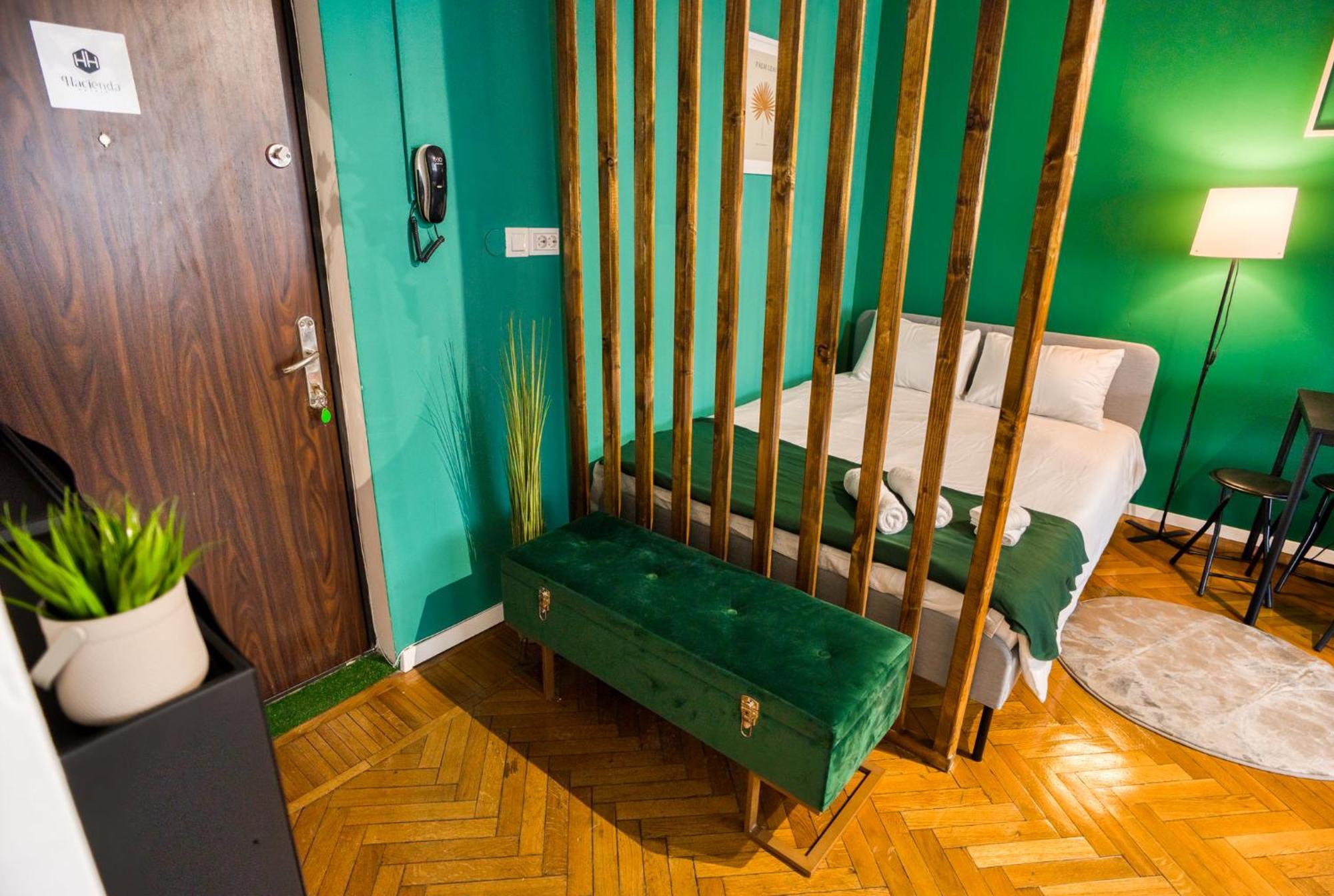 Hacienda Royal Palace - Central Designer Apartment Bukarest Eksteriør billede